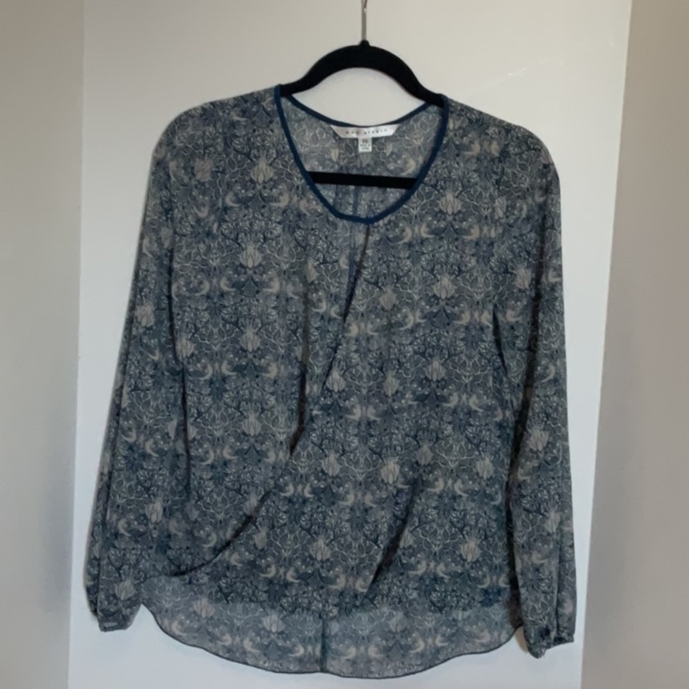 Max Studio Grey and Blue Floral Patterned Women's Top